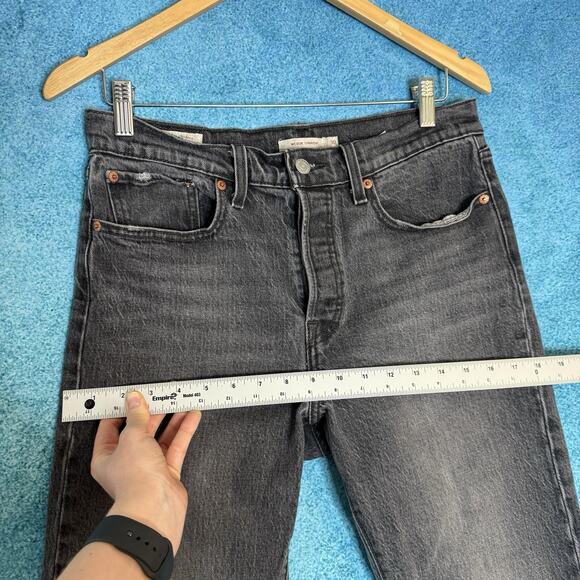 Levi's Premium Wedgie Jeans Womens 30 Button Fly Gray High Rise Denim Raw Hem - Picture 8 of 16